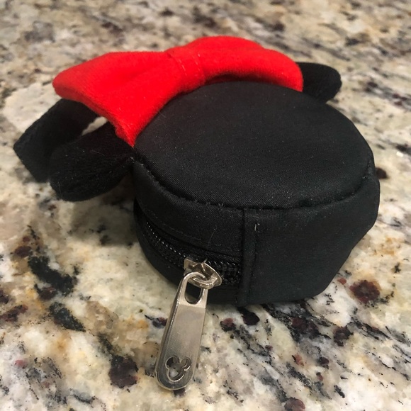 ☘️$5 NWOT Disney Baby Minnie Mouse Pacifier Case - Picture 2 of 4
